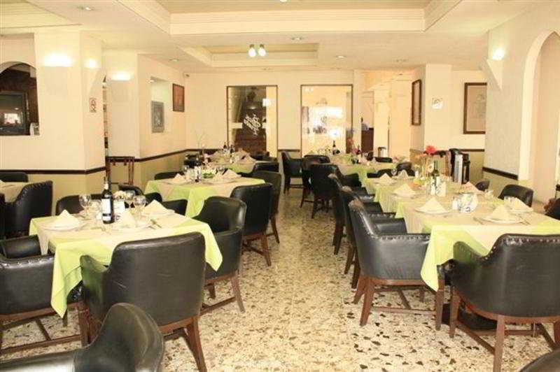 אוריסבה Hotel Trueba מראה חיצוני תמונה
